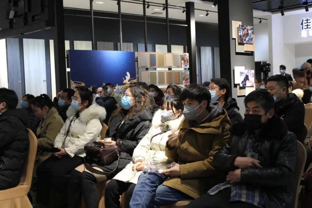 恭喜！華洲木業(yè)（陜西）運營中心首航儀式暨供應(yīng)鏈賦能模式發(fā)布會圓滿舉辦！(圖9)