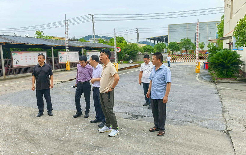 【綠色領(lǐng)航·智慧交融】華洲木業(yè)董事長率團(tuán)深訪鐘氏木業(yè)，共譜江西綠色發(fā)展新篇章(圖2)